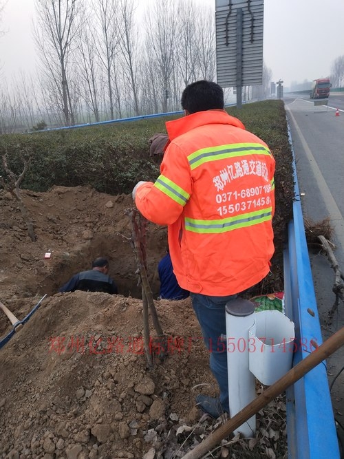 朔州朔州高速公路标志牌基础施工案例
